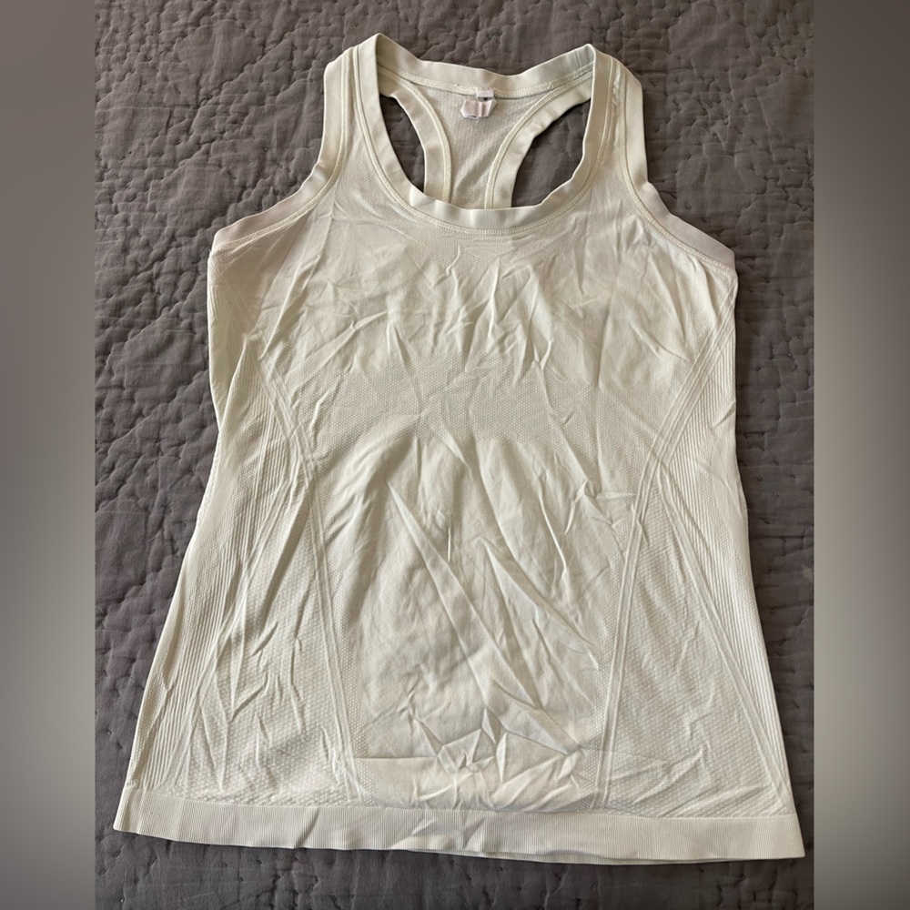 Athleta Momentum Racerback Tank Top Light Yellow Medium 100% Nylon Seamless